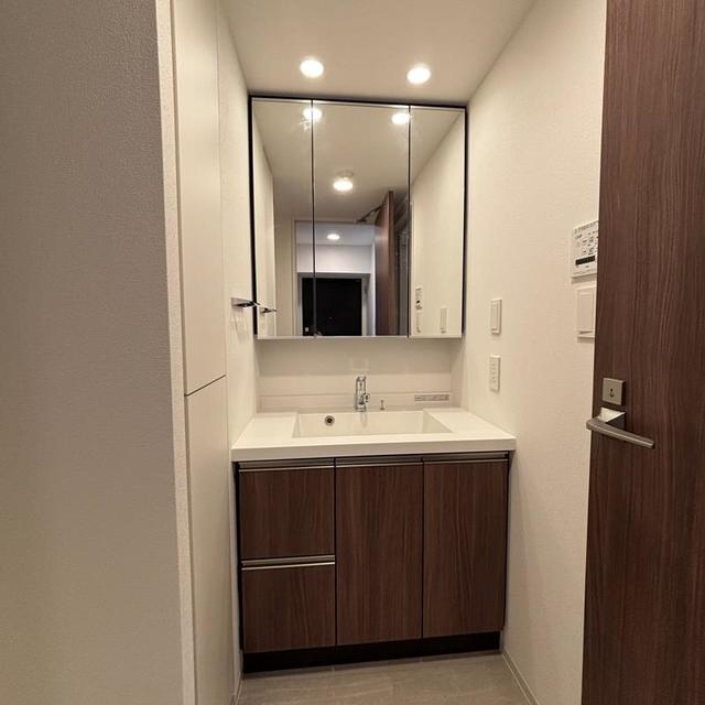 洗面設備　※写真は同タイプ住戸です。