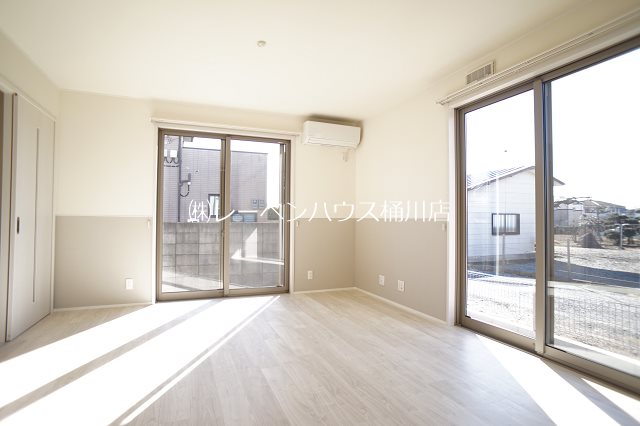 居室・リビング　レーベンハウス桶川店へ　048-787-5511