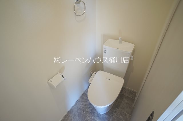トイレ　レーベンハウス桶川店へ　048-787-5511