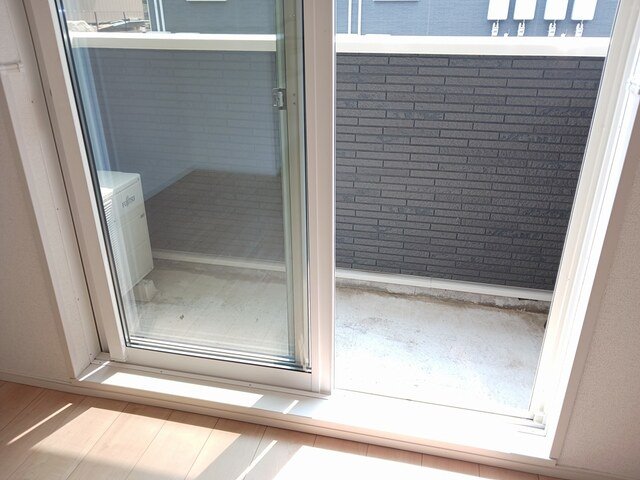 バルコニー　開放的で明るい空間を演出してくれるバルコニーです