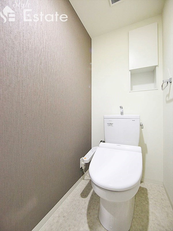 トイレ　温水洗浄便座