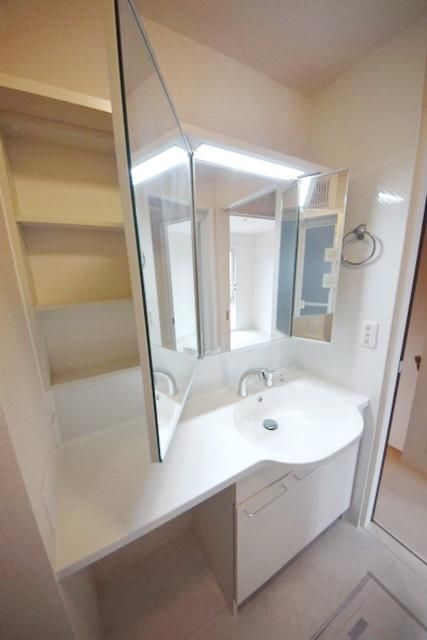 洗面設備　★三面鏡の独立洗面台★