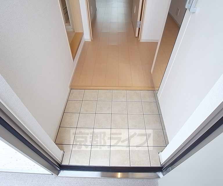 玄関　シューズボックスに鏡が付いてます