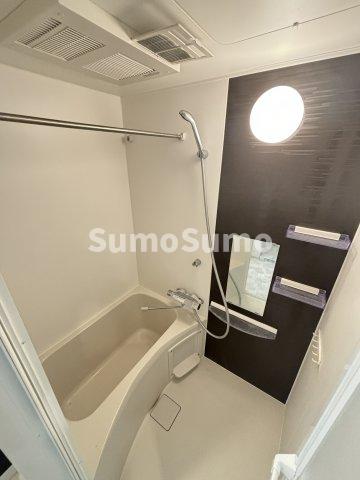 バス・シャワールーム　落ち着いた空間のお風呂です