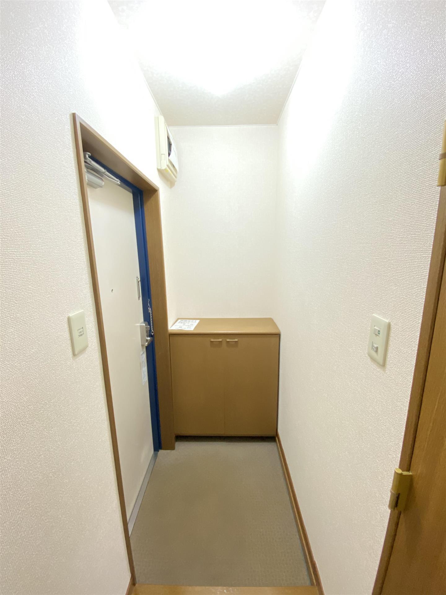 玄関　玄関（同タイプ）