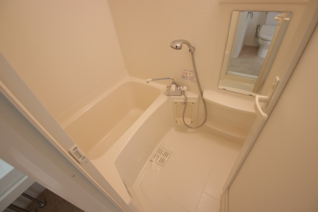 バス・シャワールーム　※別室の参考写真の為、現況優先です。