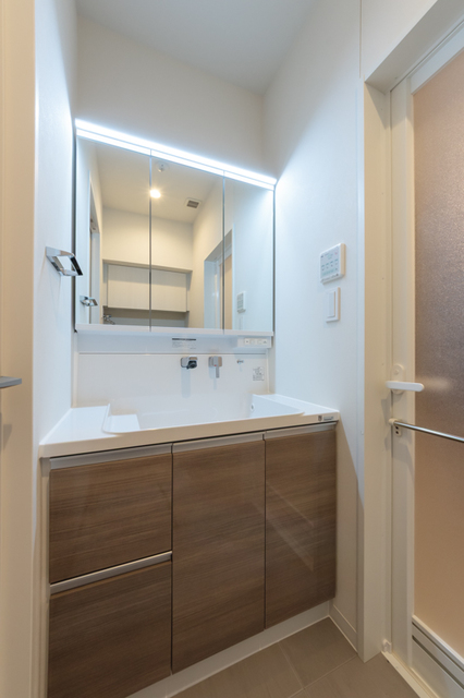 洗面設備　※写真は同タイプ住戸です。