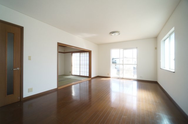 居室・リビング　お電話でのご予約がスムーズです！