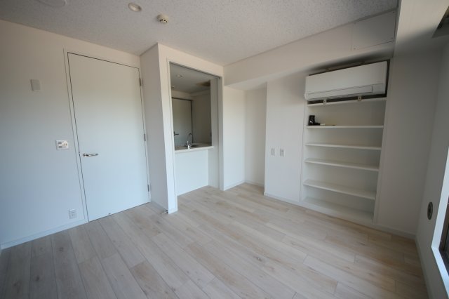 居室・リビング　別号室参考写真