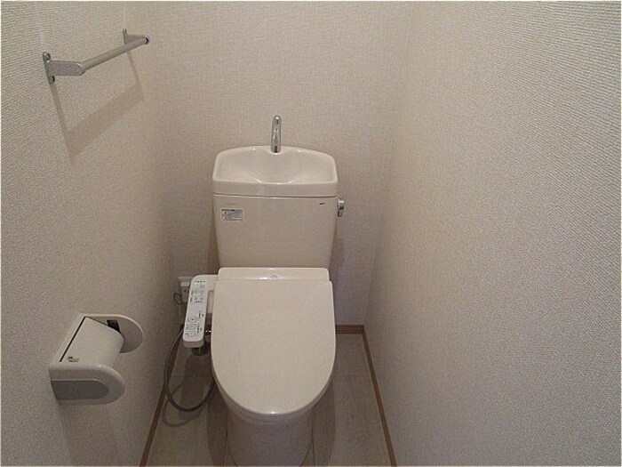 トイレ　温水洗浄暖房便座