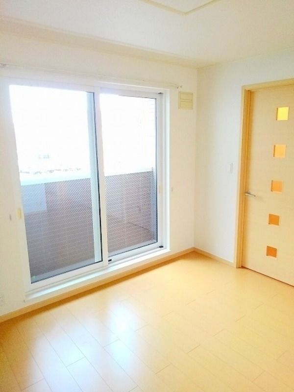 居室・リビング　明るく広々リビングスペース♪