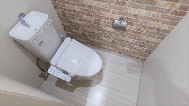 トイレ　ウォシュレット機能付きです