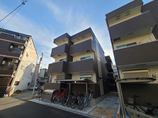 建物外観　シンプルなデザインの外観です