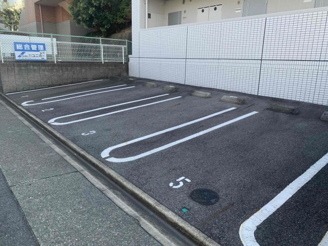 駐車場　廊下クローゼットです☆