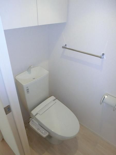 トイレ　ウォシュレット付き
