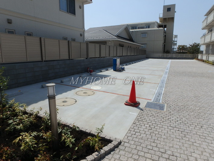 駐車場　敷地内駐車場