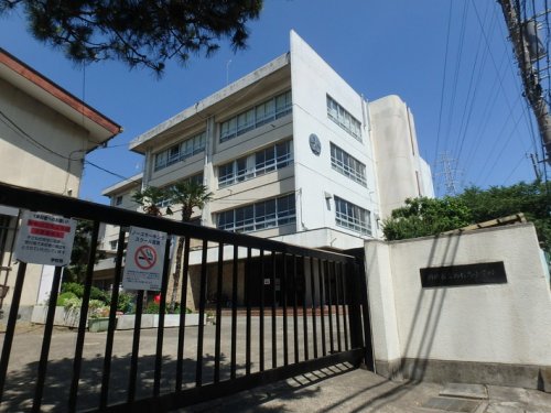 小学校　川崎市立 西有馬小学校（小学校）まで599m