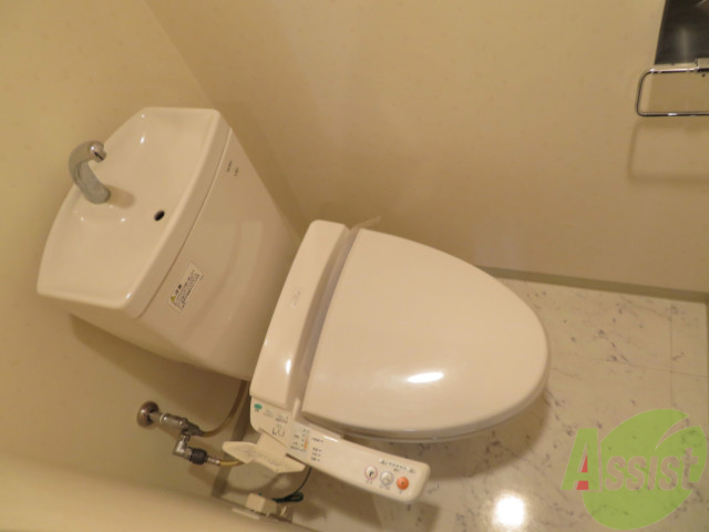 トイレ　トイレはこんな感じです。ウォシュレットがあるので嬉しいです