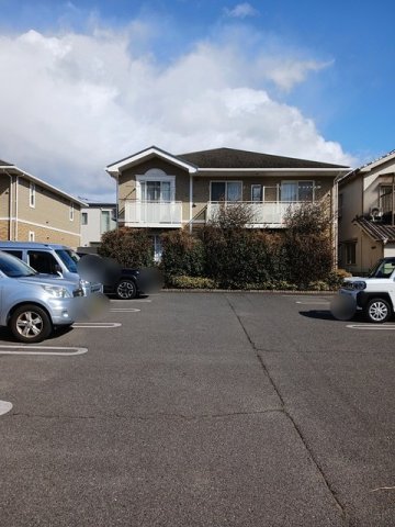 駐車場　駐車場があるので、車を買う予定の方も安心です