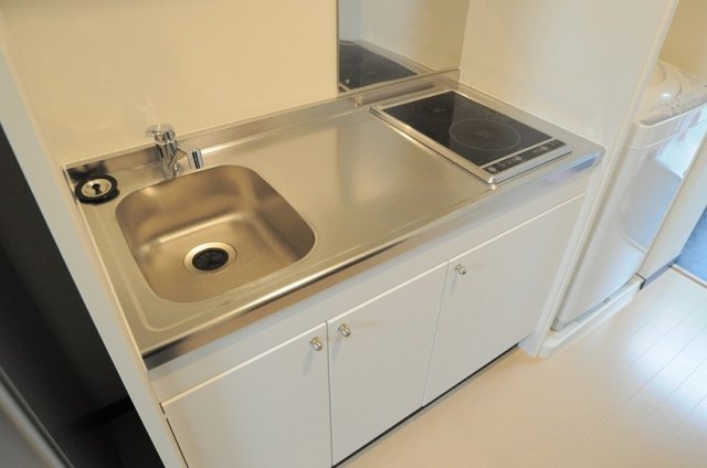 キッチン　設備・仕様は号室により異なる為、現況を優先致します。