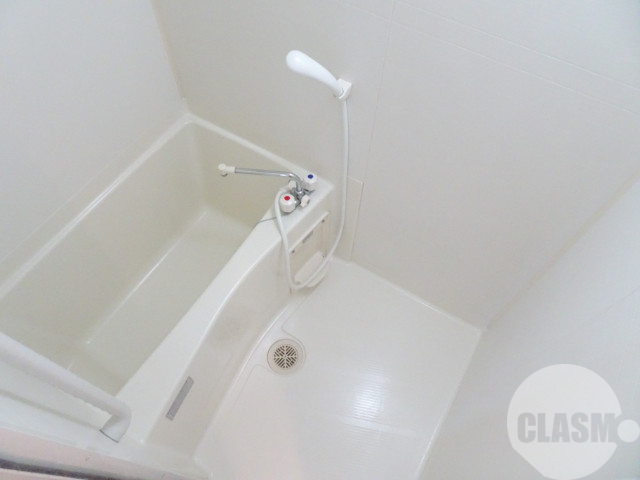 バス・シャワールーム　キレイにリフォームされています♪