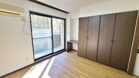 居室・リビング　室内