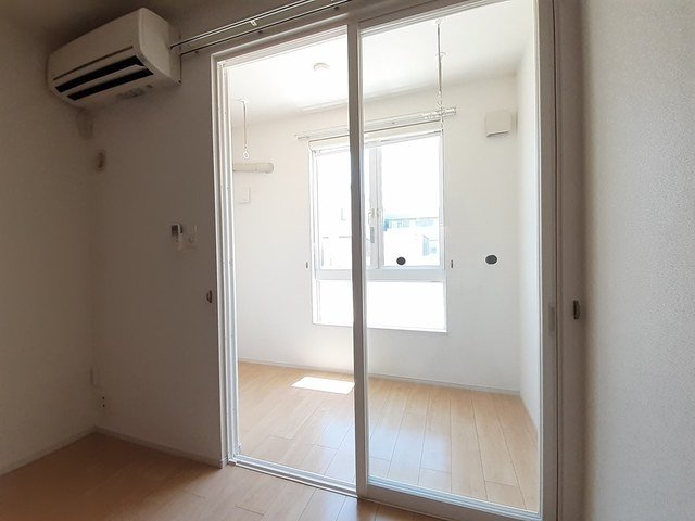 その他部屋・スペース　サンルーム。雨の日や冬でも安心して洗濯物が干せます！