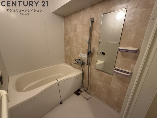 バス・シャワールーム　シンプルで機能的なユニットバスです！