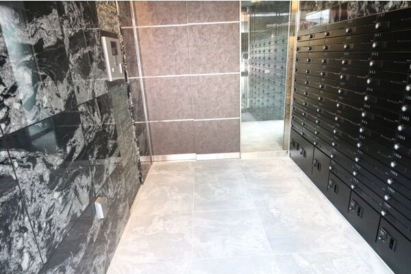 エントランス　名古屋で一番初期費用の安い賃貸専門の不動産会社です(^^)