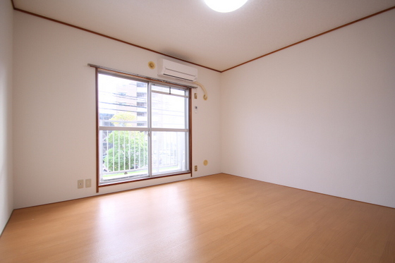 居室・リビング　※別部屋の写真です