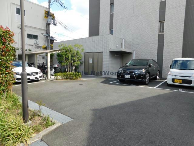 駐車場　駐車場