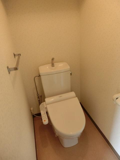 トイレ　ウォシュレット付トイレです