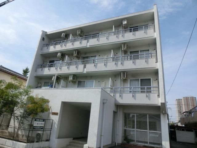 建物外観　閑静な住宅街に立地のオートロックマンション