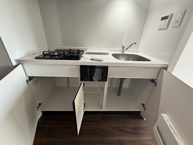 キッチン　同物件、別号室のものです。