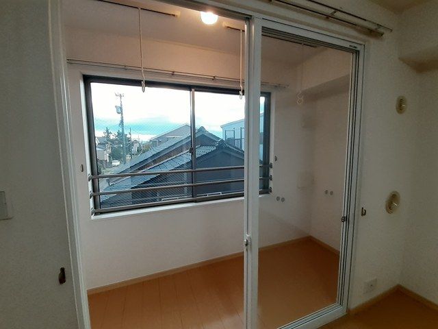 バルコニー　こちらサンルームになります