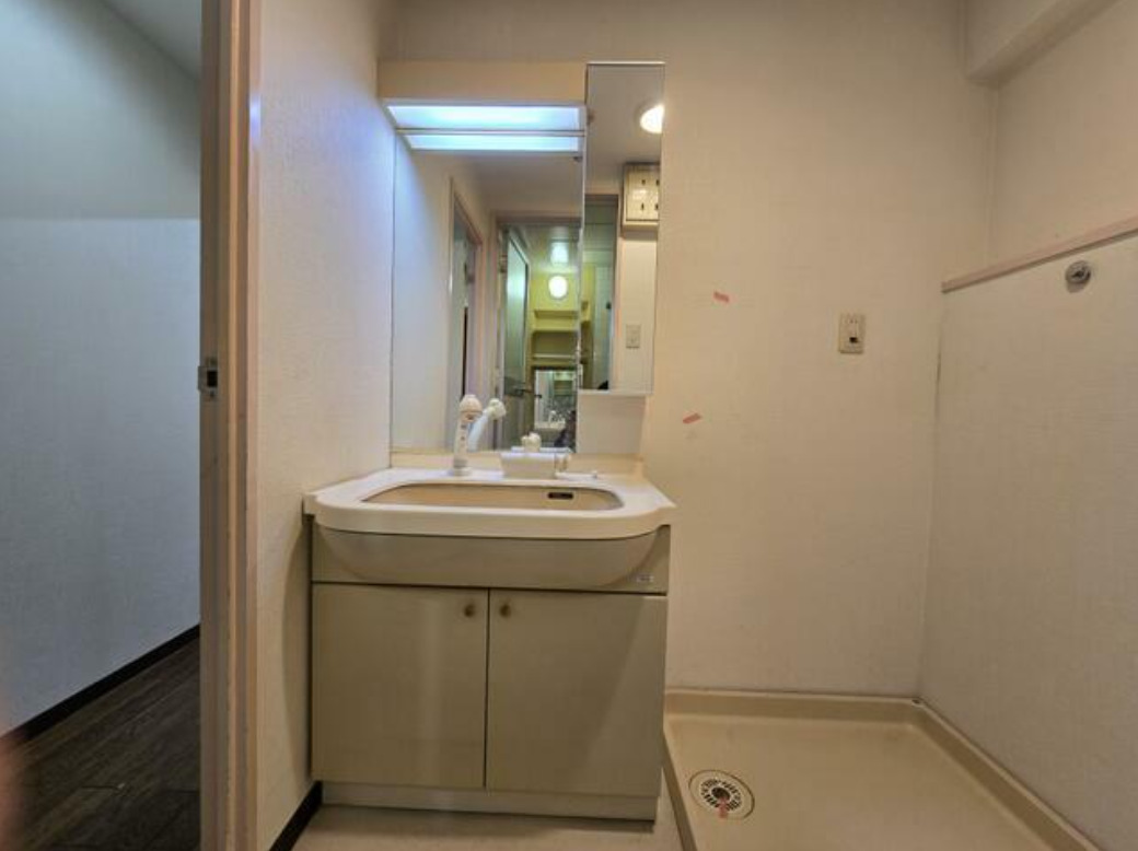 洗面設備　独立洗面台です