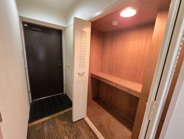 玄関　収納もある玄関です