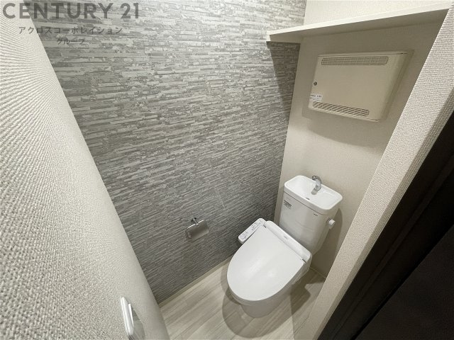 トイレ　温水洗浄便座付きのトイレです♪