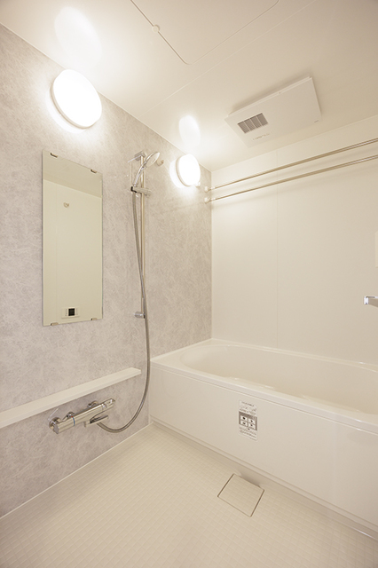 バス・シャワールーム　※写真は同タイプ住戸です。