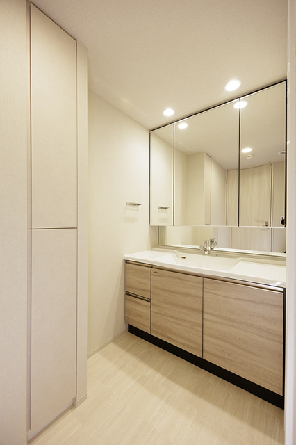 洗面設備　※写真は同タイプ住戸です。