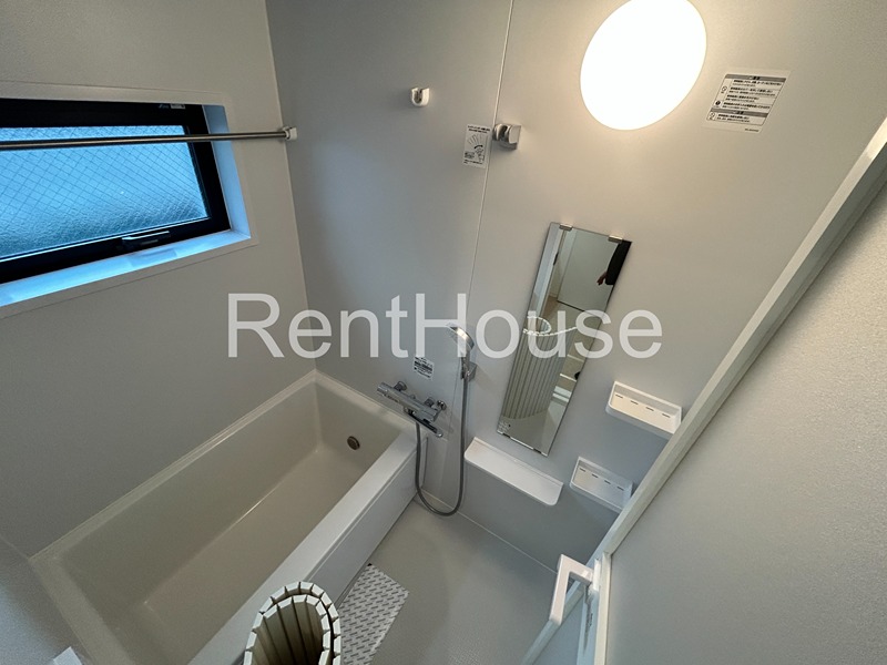 バス・シャワールーム　別号室の参考写真となります