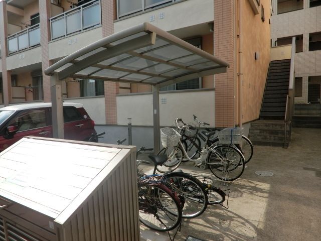 その他共有部分　駐輪スペースございます