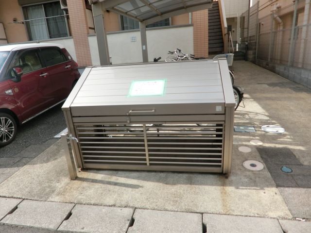 その他　敷地内のごみ置き場です