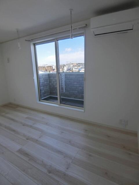 居室・リビング　雨の日も安心、室内物干し付き！