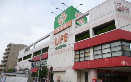 スーパー　（株）ライフコーポレーション／千川駅前店（スーパー）まで732m