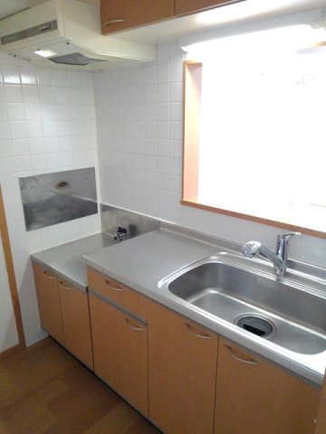 キッチン　コンパクトなキッチンで掃除もラクラク