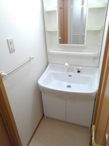 洗面設備　コンパクトで使いやすい洗面所