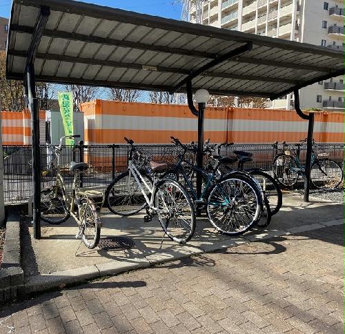 その他共有部分　屋根付き駐輪場完備