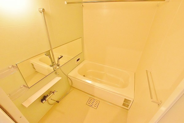 バス・シャワールーム　★追焚機能＆浴室乾燥機付き浴室★