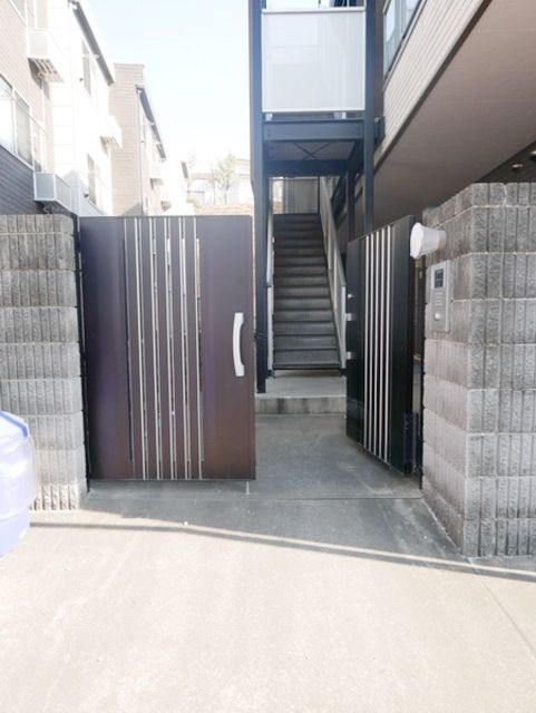 エントランス　★お部屋探しは株式会社タウンハウジング東京まで★